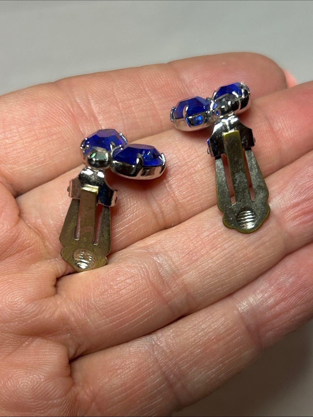 Blue Crystal Leaf Cluster Clipon Earrings - Unbranded - Picture 5 of 6